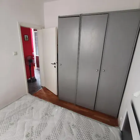 アパート Beloved Birch スコピエ