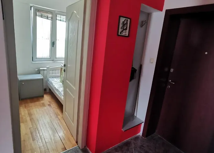 アパート Beloved Birch スコピエ