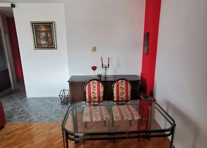 アパート Beloved Birch スコピエ